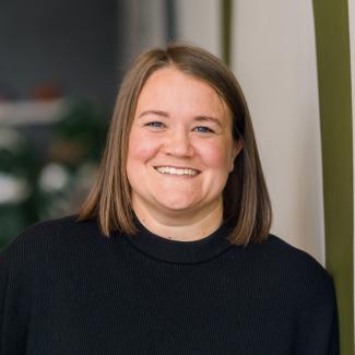 Asti Powell Headshot